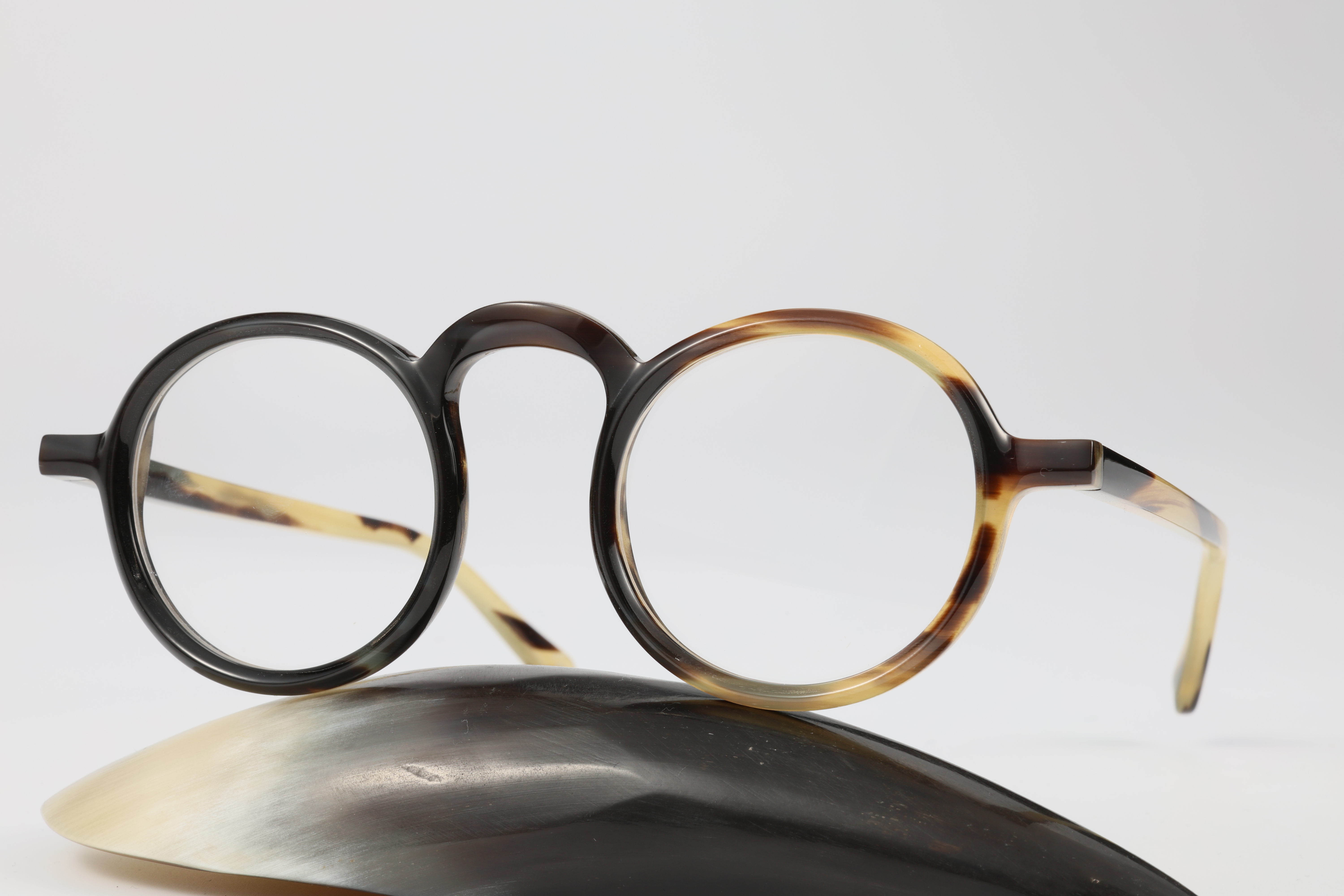 The development and history of horn glasses